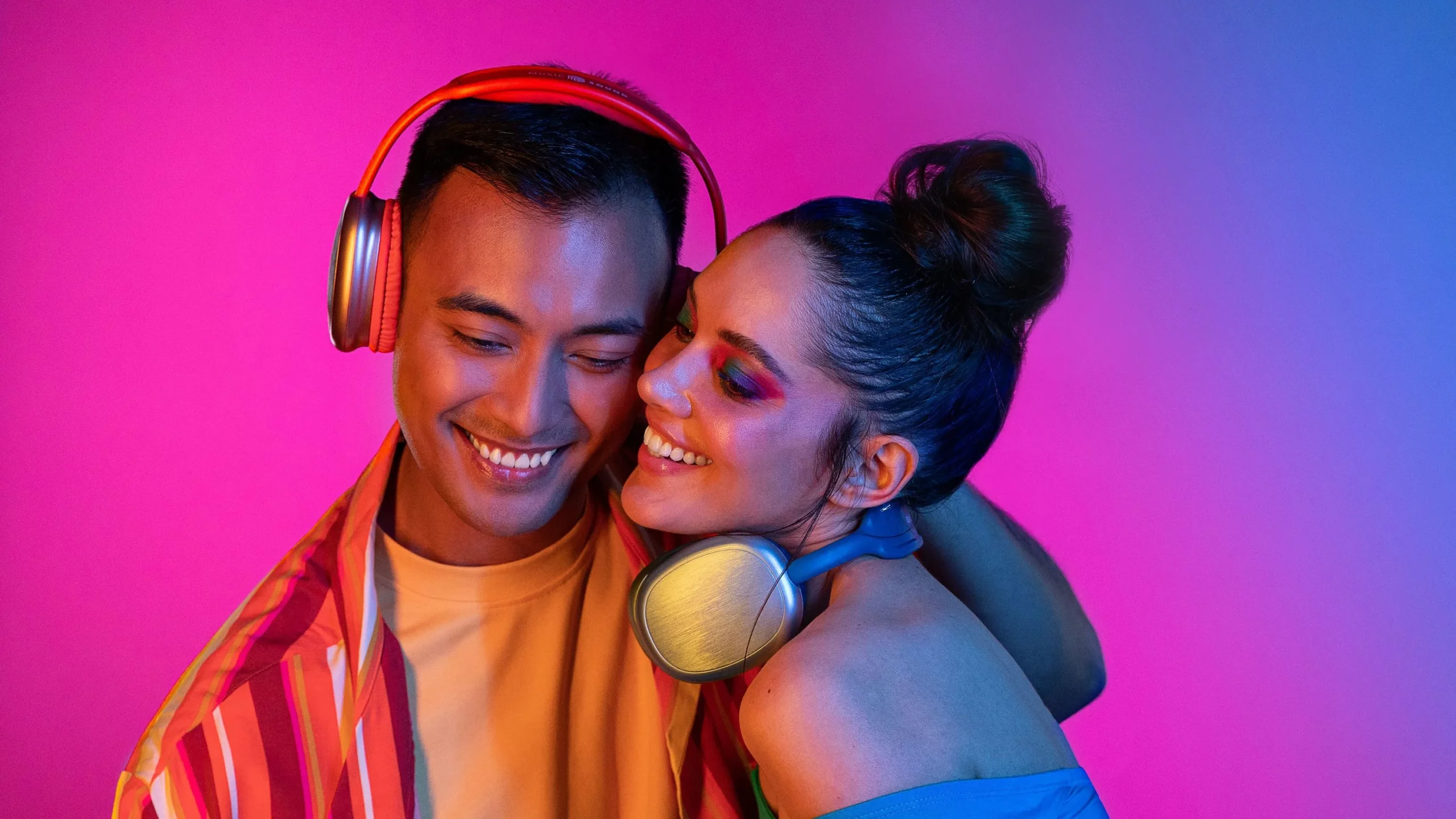 Maxi2 Music Sound Bluetooth 5.0 MAXI2 around-ear headphones: around-the-ear headphones with a modern design and optimal comfort which ensure a powerful, balanced sound - Image 3