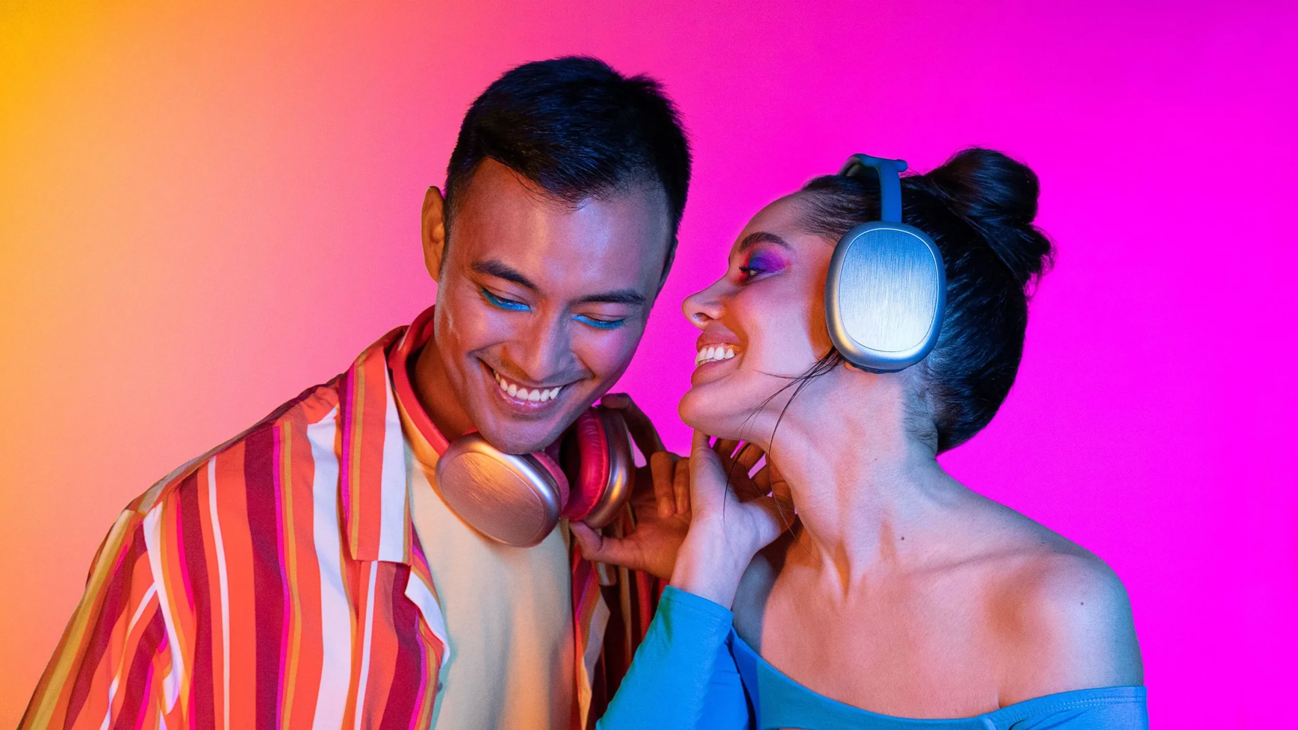 Maxi2 Music Sound Bluetooth 5.0 MAXI2 around-ear headphones: around-the-ear headphones with a modern design and optimal comfort which ensure a powerful, balanced sound - Image 5