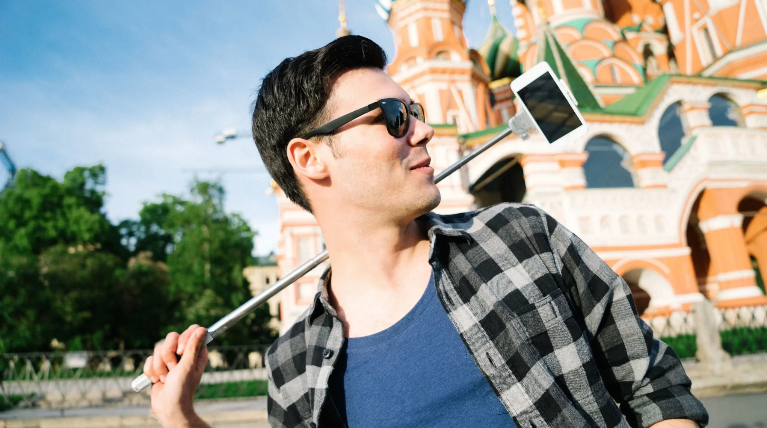 Total View - Universal Selfie stick with rotating mirror - Image 6
