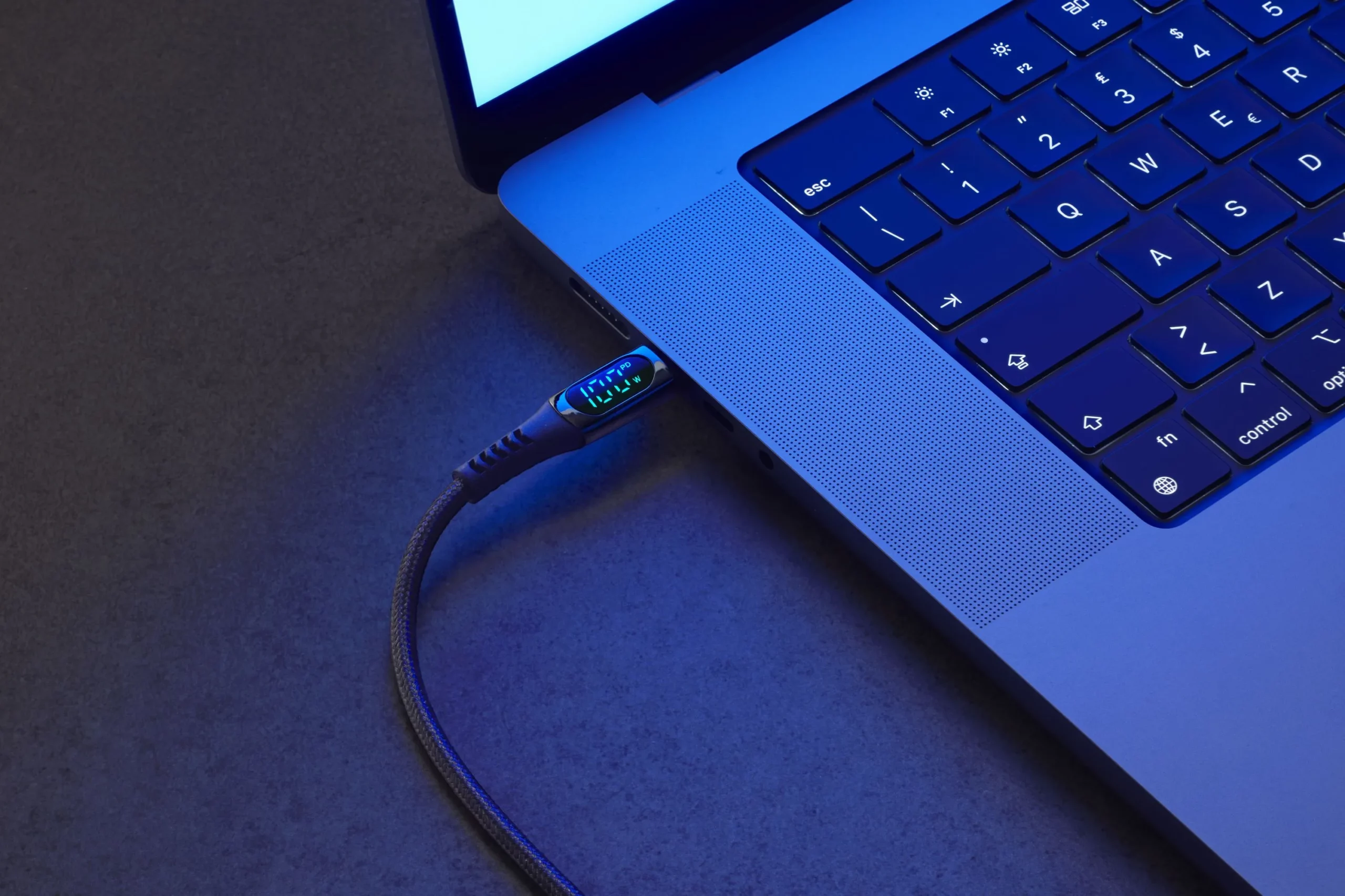 Display Cable USB-C cable with integrated LCD display - Image 4