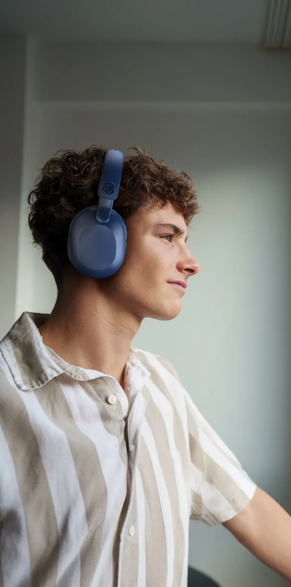 Easy Bluetooth Headphones Blue - Image 3
